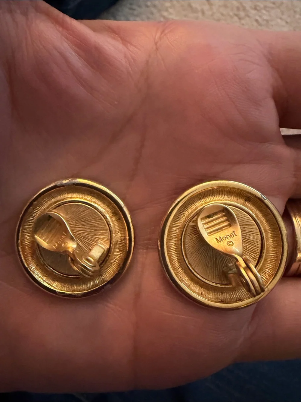 Monet vintage clip